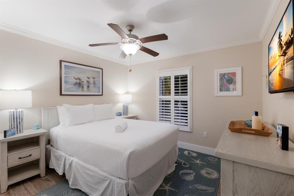 合同活跃: $1,595,000 (4 贝兹, 3 浴室, 1841 平方英尺)