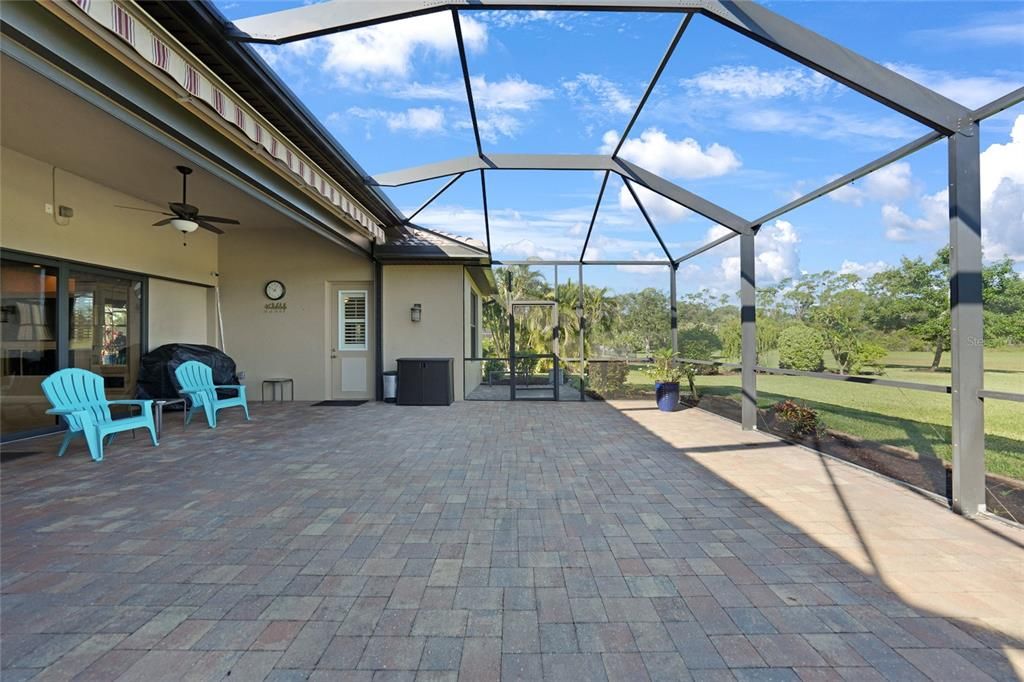 For Sale: $599,900 (3 beds, 3 baths, 2579 Square Feet)