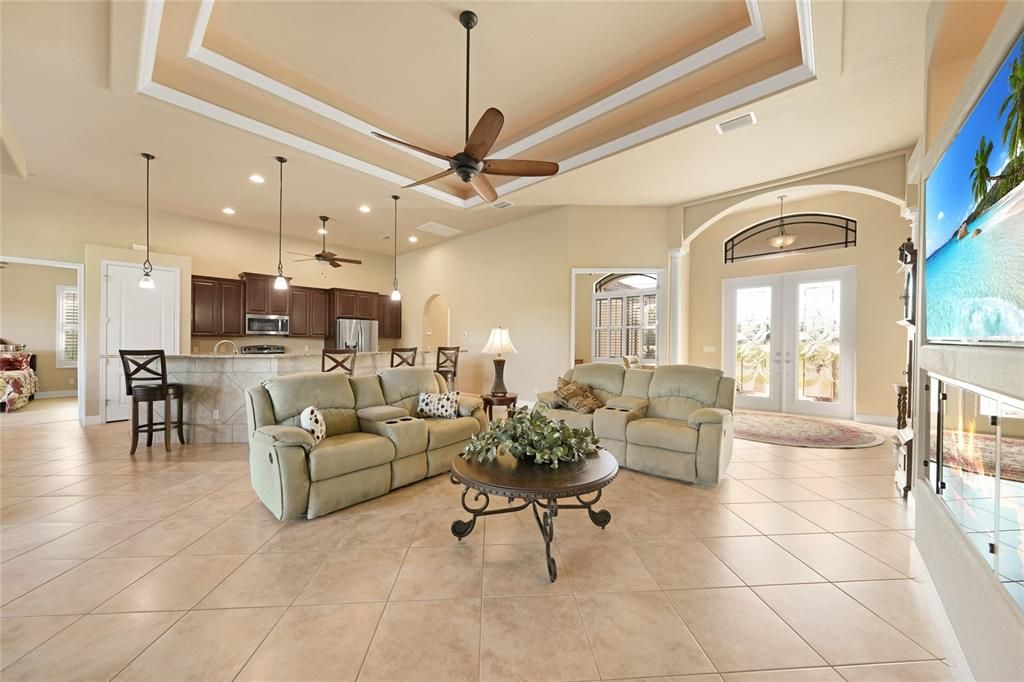 For Sale: $599,900 (3 beds, 3 baths, 2579 Square Feet)