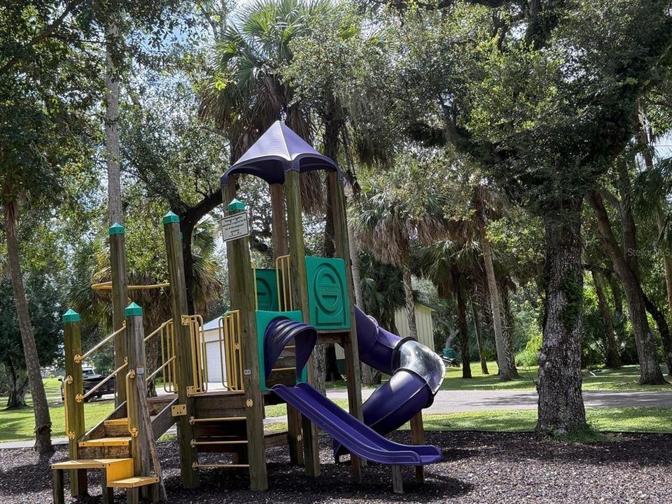 For Sale: $599,900 (3 beds, 3 baths, 2579 Square Feet)