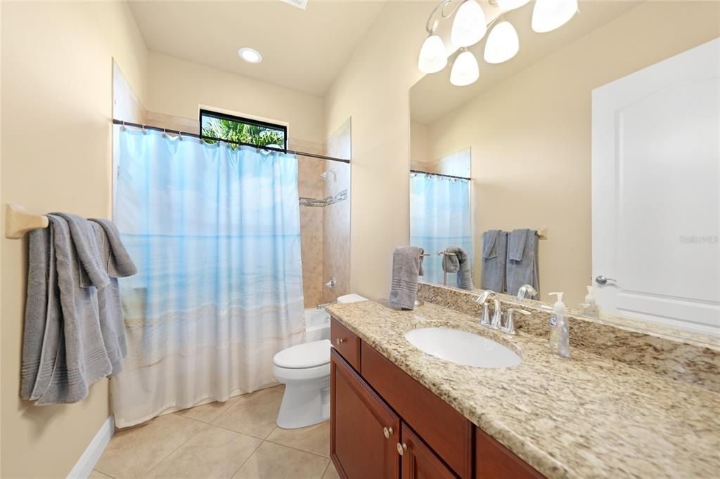 For Sale: $599,900 (3 beds, 3 baths, 2579 Square Feet)