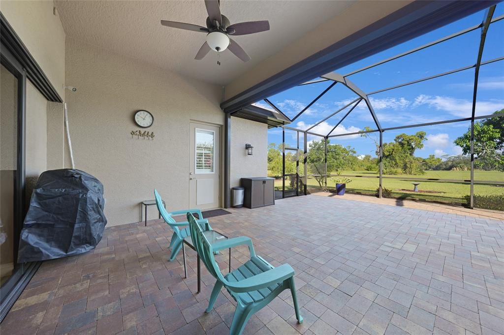 For Sale: $599,900 (3 beds, 3 baths, 2579 Square Feet)