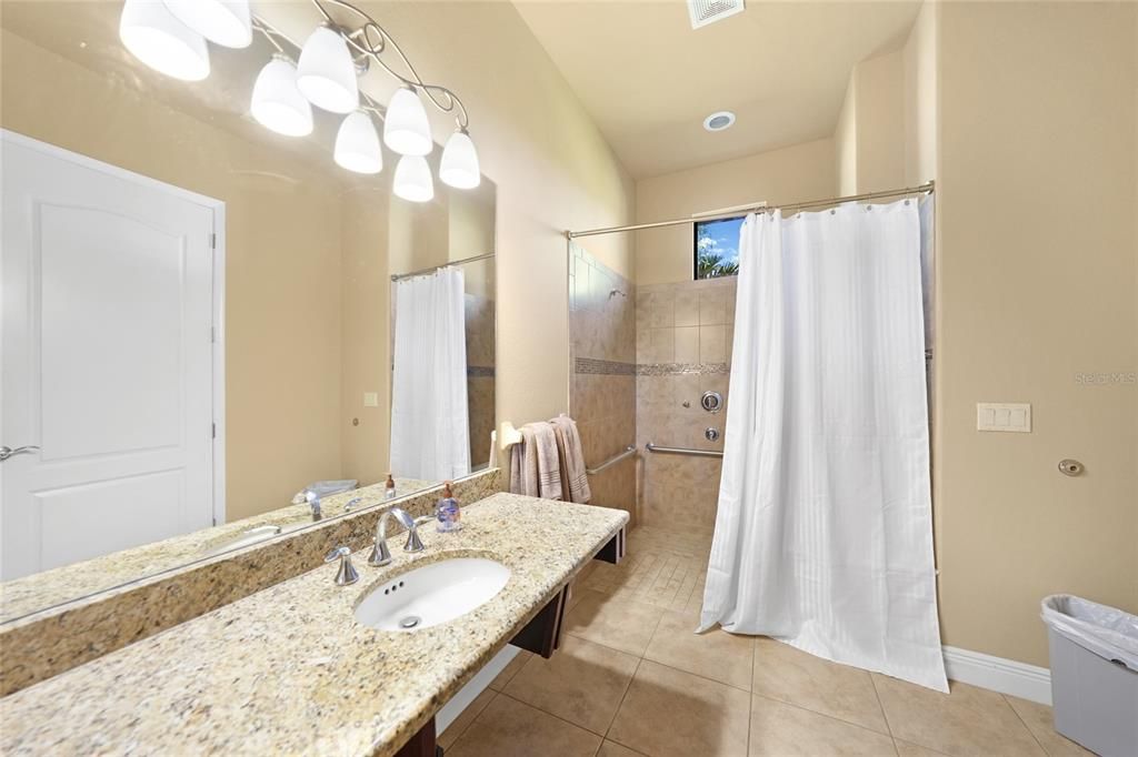 For Sale: $599,900 (3 beds, 3 baths, 2579 Square Feet)