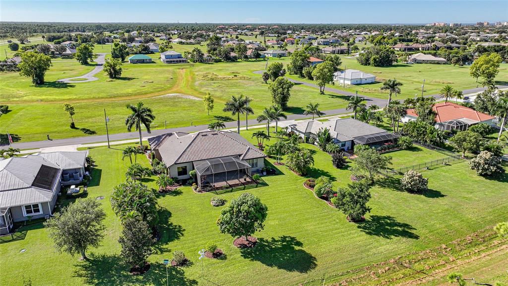 For Sale: $599,900 (3 beds, 3 baths, 2579 Square Feet)