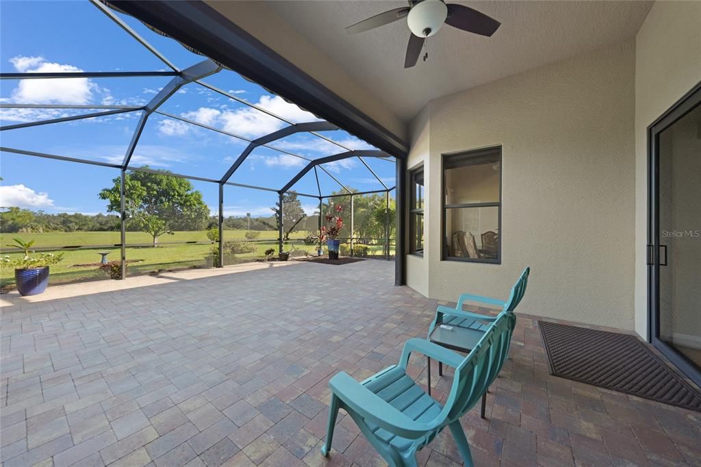 For Sale: $599,900 (3 beds, 3 baths, 2579 Square Feet)