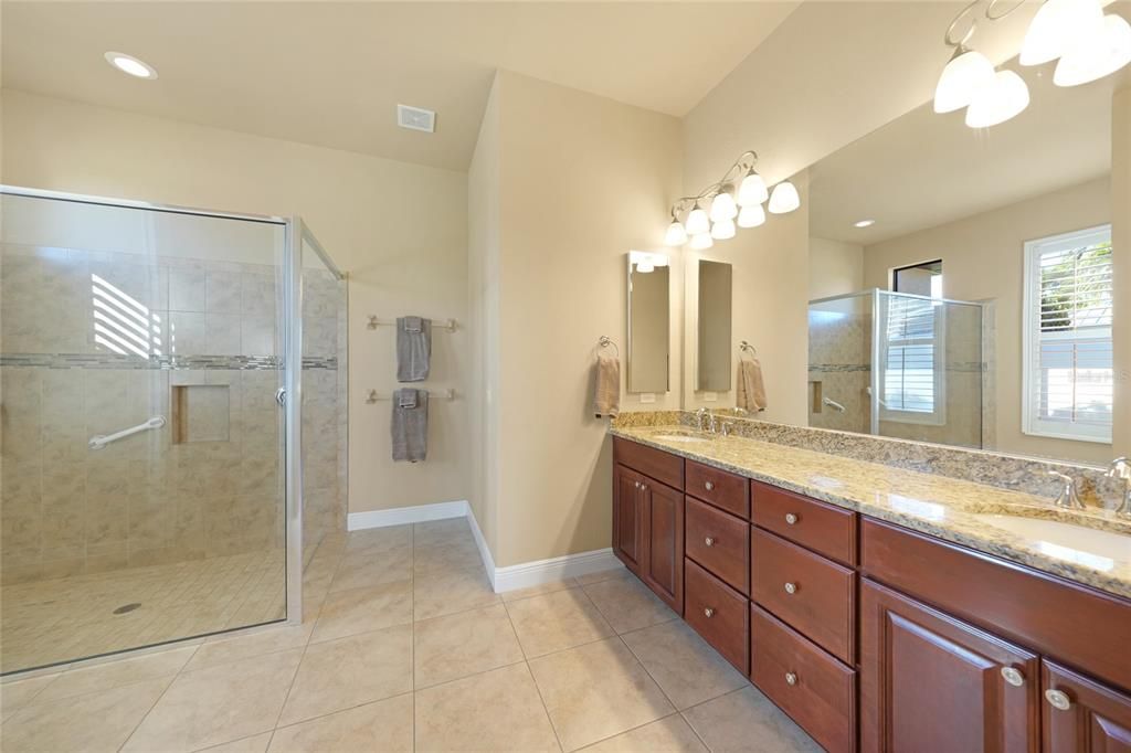 For Sale: $599,900 (3 beds, 3 baths, 2579 Square Feet)