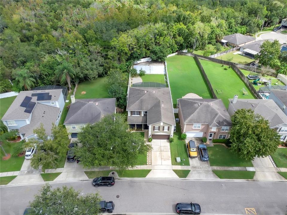 合同活跃: $549,000 (6 贝兹, 4 浴室, 3479 平方英尺)