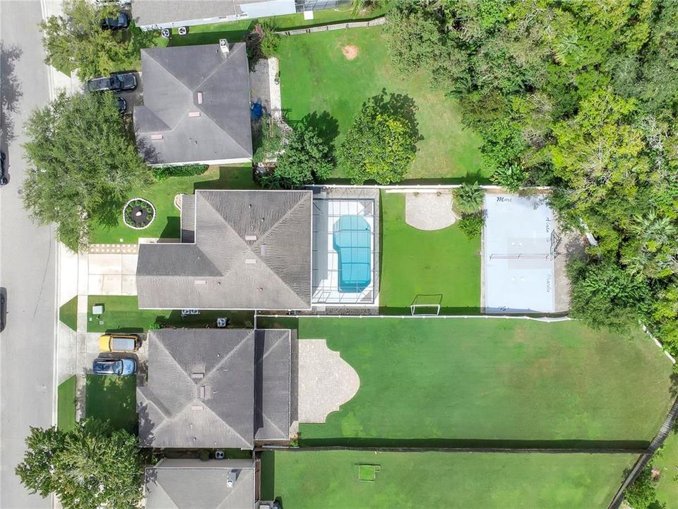 合同活跃: $549,000 (6 贝兹, 4 浴室, 3479 平方英尺)