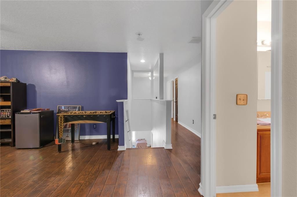 合同活跃: $549,000 (6 贝兹, 4 浴室, 3479 平方英尺)