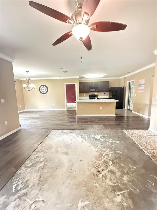 Active With Contract: $249,000 (3 beds, 2 baths, 1669 Square Feet)