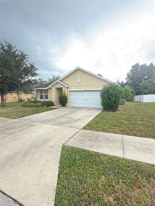 Active With Contract: $249,000 (3 beds, 2 baths, 1669 Square Feet)