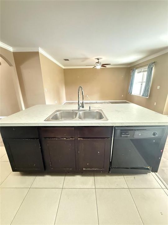 Active With Contract: $249,000 (3 beds, 2 baths, 1669 Square Feet)