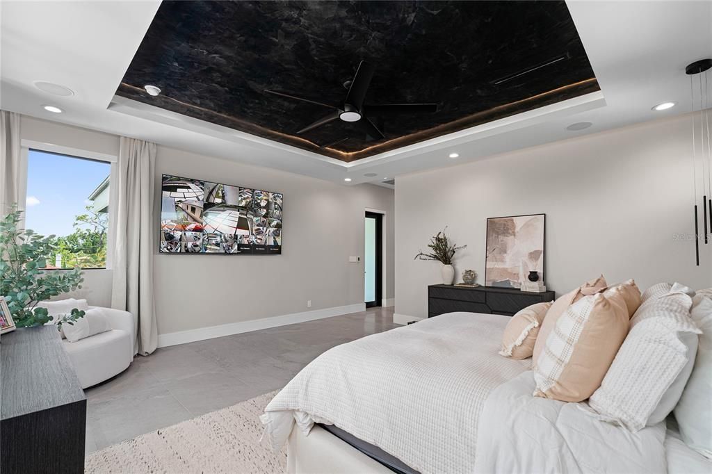 For Sale: $3,995,000 (6 beds, 6 baths, 5700 Square Feet)