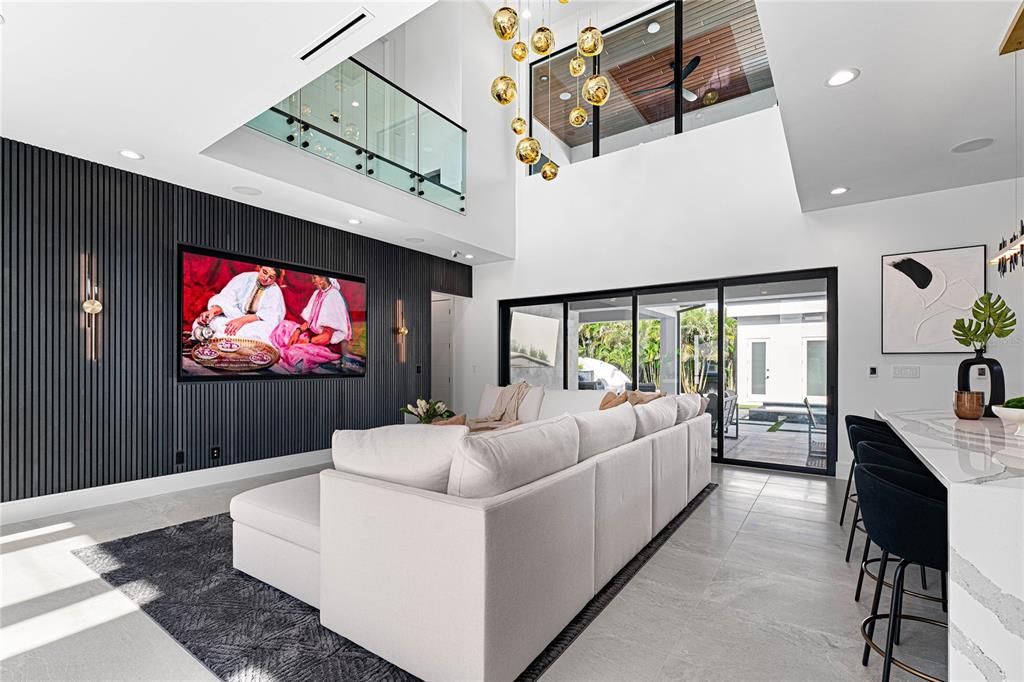 For Sale: $3,995,000 (6 beds, 6 baths, 5700 Square Feet)