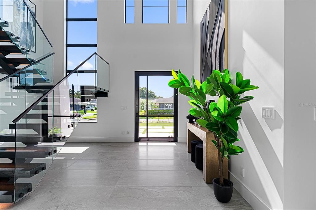 For Sale: $3,995,000 (6 beds, 6 baths, 5700 Square Feet)