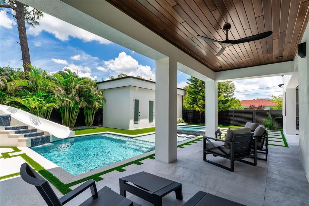 For Sale: $3,995,000 (6 beds, 6 baths, 5700 Square Feet)