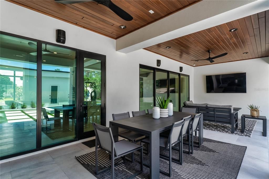 For Sale: $3,995,000 (6 beds, 6 baths, 5700 Square Feet)