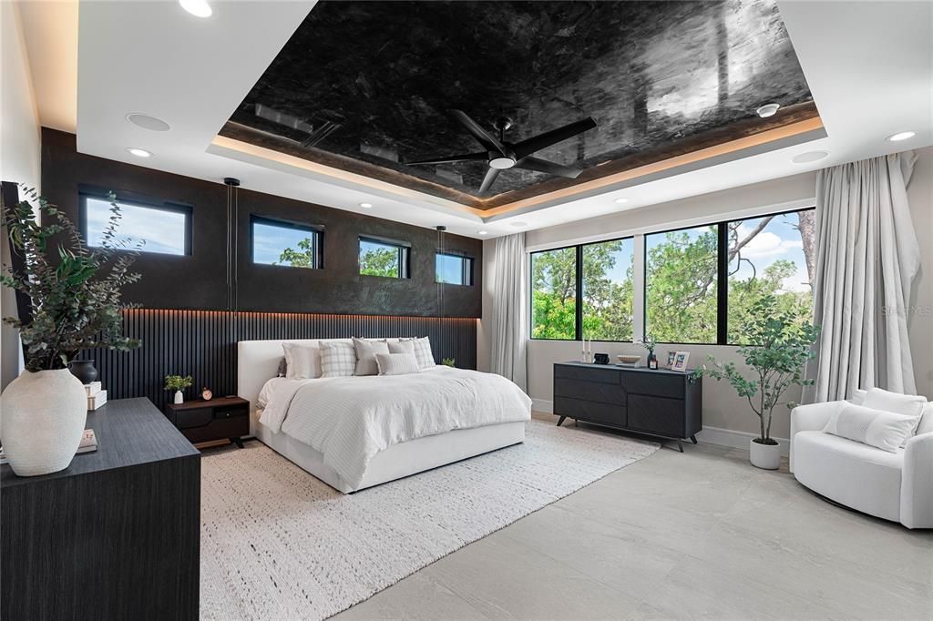 For Sale: $3,995,000 (6 beds, 6 baths, 5700 Square Feet)