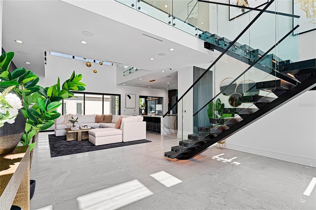 For Sale: $3,995,000 (6 beds, 6 baths, 5700 Square Feet)