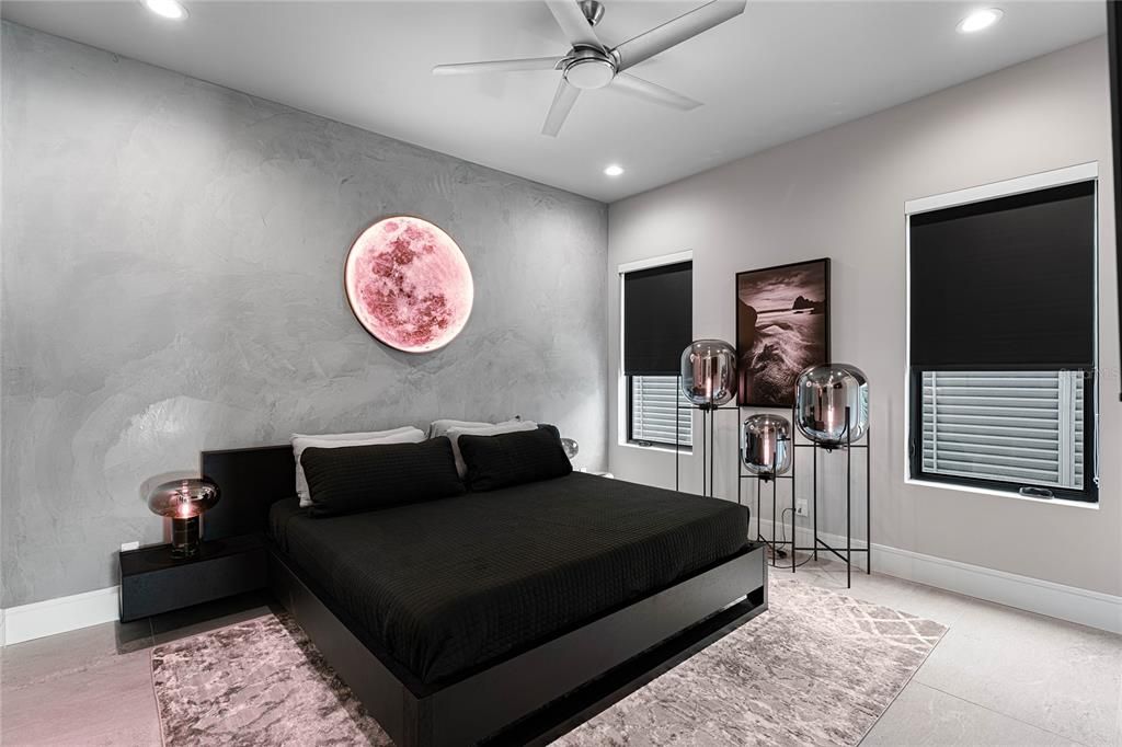 For Sale: $3,995,000 (6 beds, 6 baths, 5700 Square Feet)