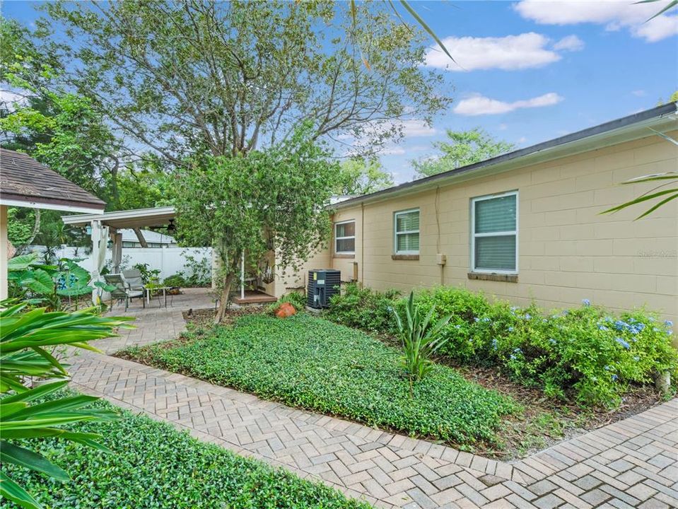 For Sale: $365,000 (3 beds, 1 baths, 1264 Square Feet)