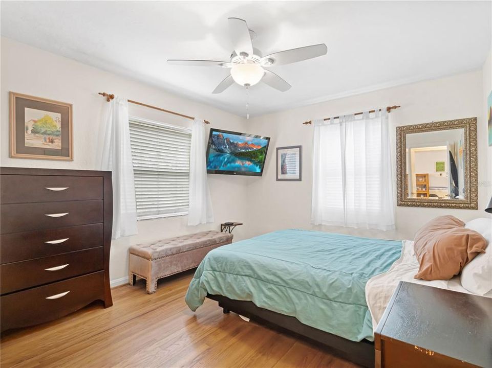 For Sale: $365,000 (3 beds, 1 baths, 1264 Square Feet)