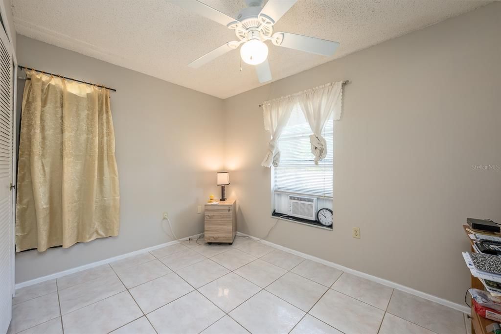 Active With Contract: $269,900 (3 beds, 2 baths, 1109 Square Feet)