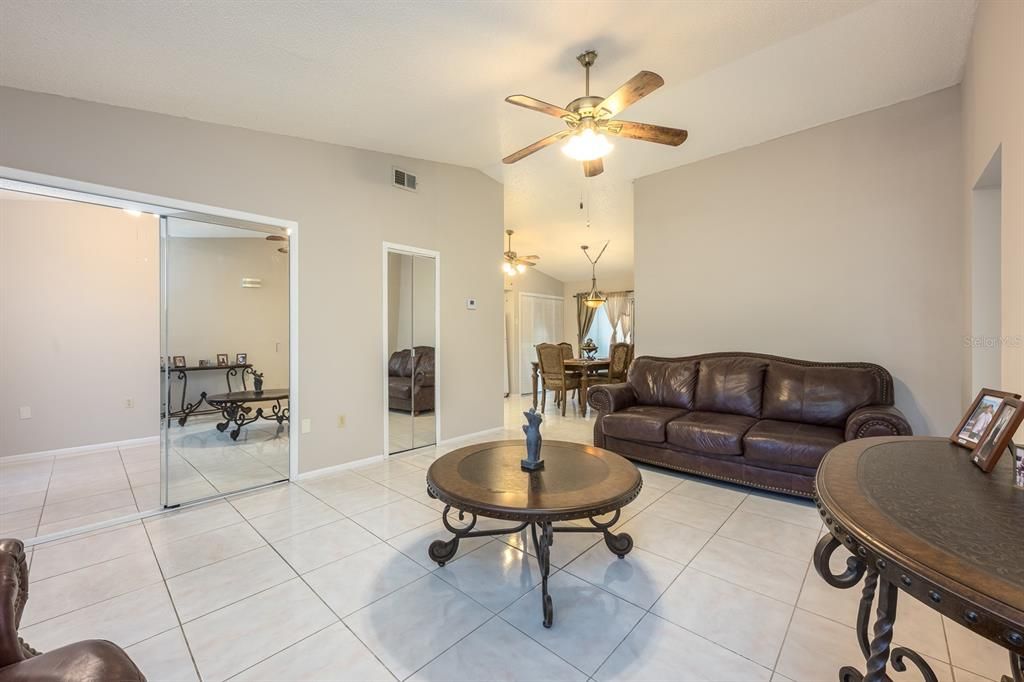 Active With Contract: $269,900 (3 beds, 2 baths, 1109 Square Feet)