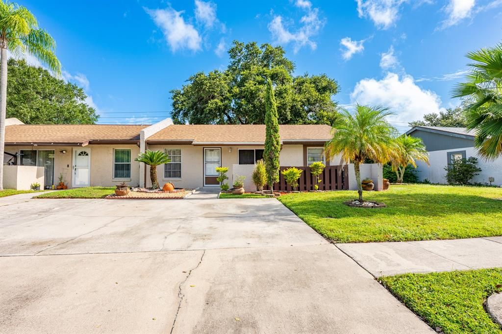 Active With Contract: $269,900 (3 beds, 2 baths, 1109 Square Feet)