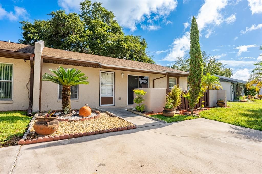 Active With Contract: $269,900 (3 beds, 2 baths, 1109 Square Feet)