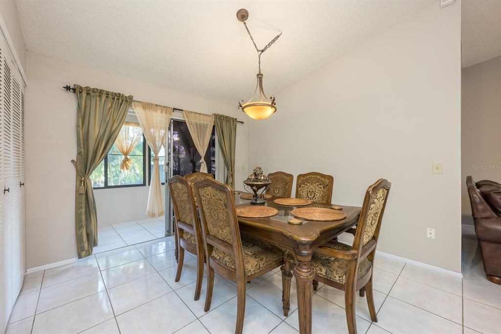 Active With Contract: $269,900 (3 beds, 2 baths, 1109 Square Feet)