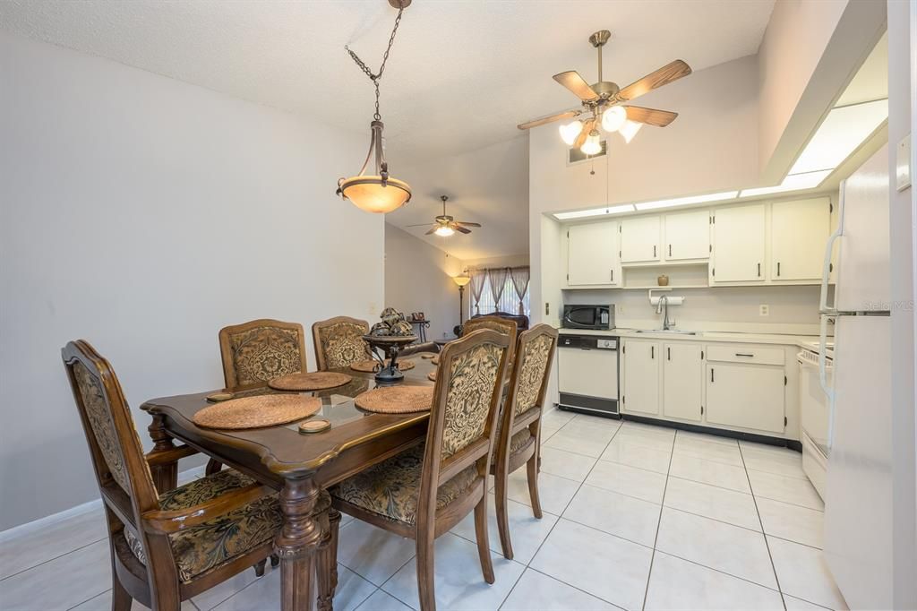 Active With Contract: $269,900 (3 beds, 2 baths, 1109 Square Feet)