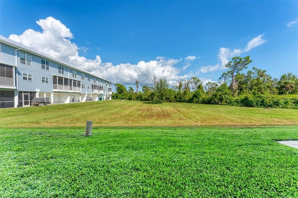 待售: $320,000 (3 贝兹, 2 浴室, 2004 平方英尺)