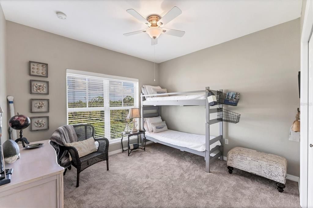 待售: $320,000 (3 贝兹, 2 浴室, 2004 平方英尺)