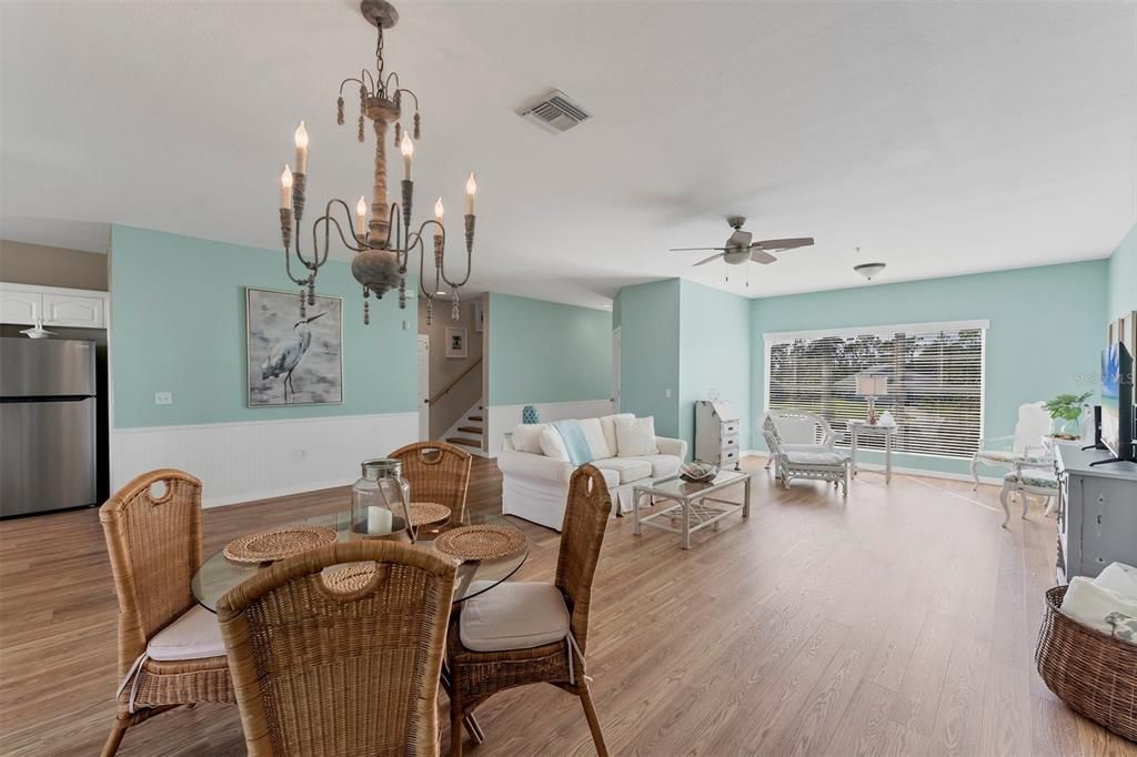 待售: $320,000 (3 贝兹, 2 浴室, 2004 平方英尺)