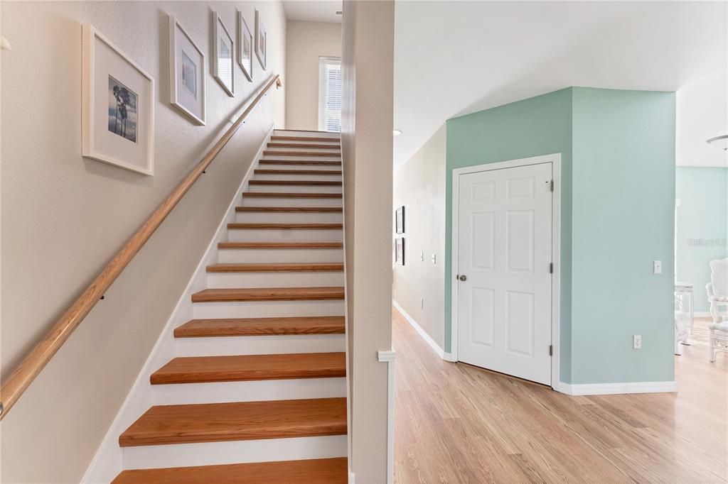 待售: $320,000 (3 贝兹, 2 浴室, 2004 平方英尺)