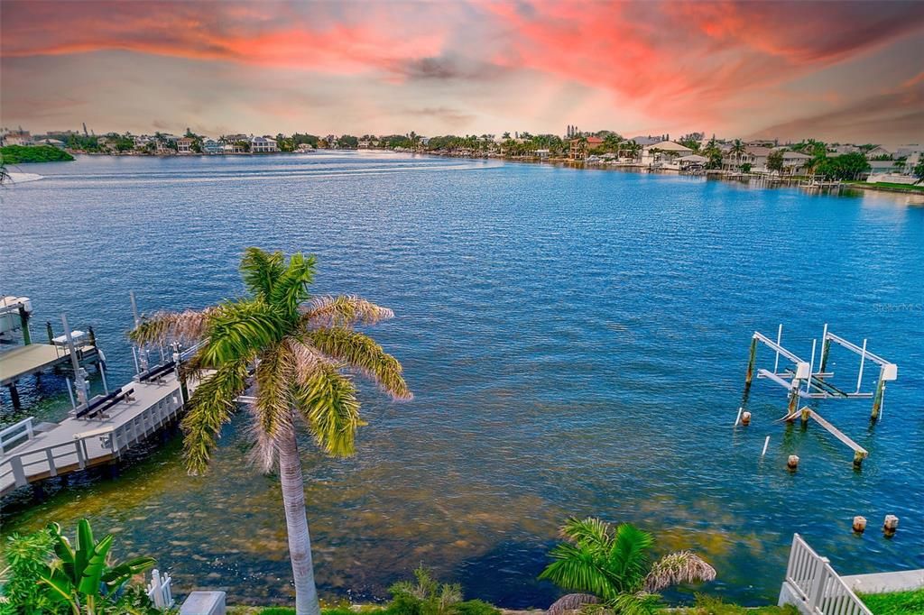 合同活跃: $850,000 (2 贝兹, 2 浴室, 1460 平方英尺)