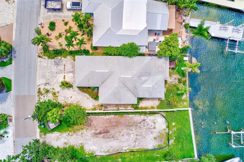 合同活跃: $850,000 (2 贝兹, 2 浴室, 1460 平方英尺)