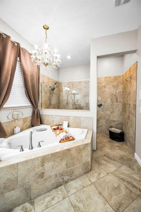 En Venta: $519,900 (3 camas, 3 baños, 2672 Pies cuadrados)