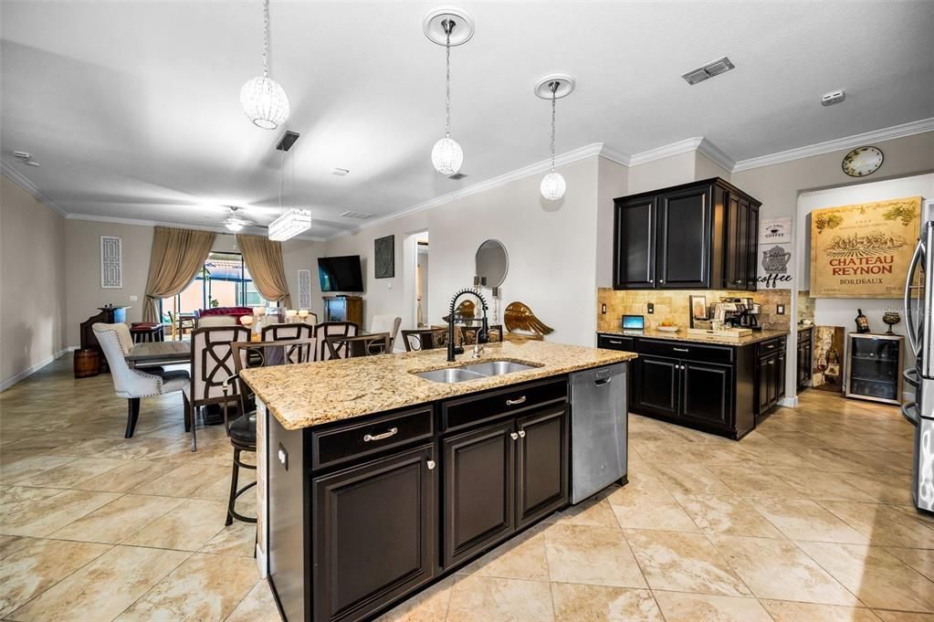 En Venta: $519,900 (3 camas, 3 baños, 2672 Pies cuadrados)