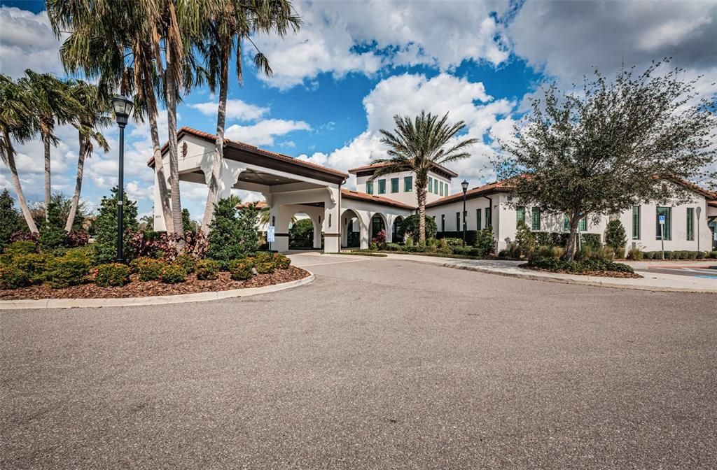 En Venta: $519,900 (3 camas, 3 baños, 2672 Pies cuadrados)