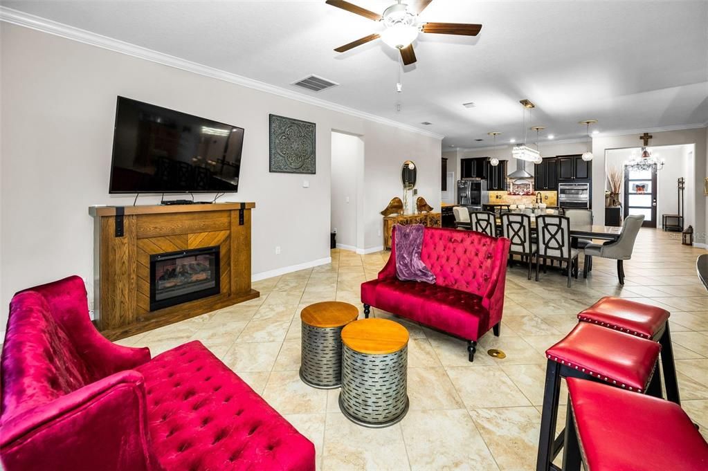 En Venta: $519,900 (3 camas, 3 baños, 2672 Pies cuadrados)