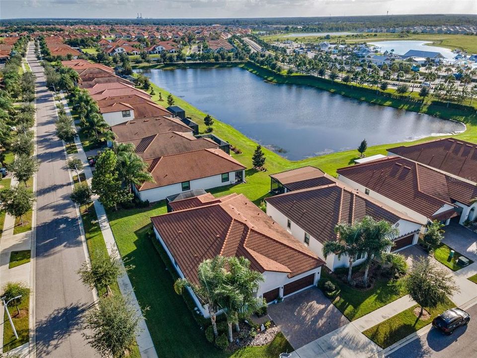 En Venta: $519,900 (3 camas, 3 baños, 2672 Pies cuadrados)