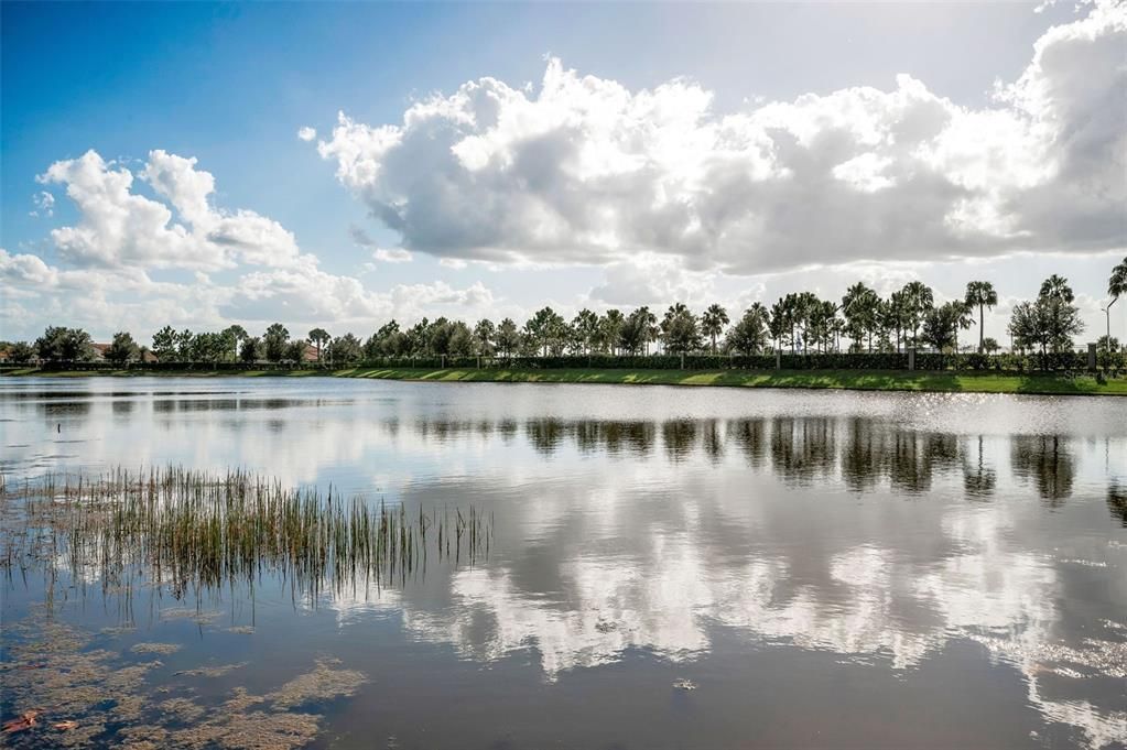 En Venta: $519,900 (3 camas, 3 baños, 2672 Pies cuadrados)