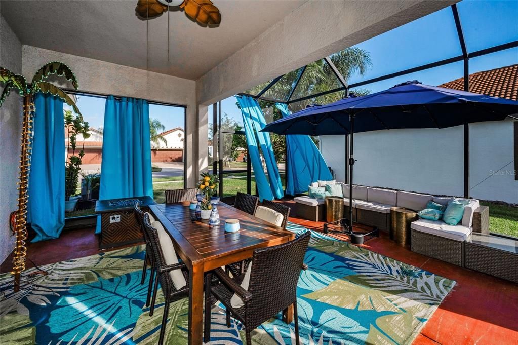 En Venta: $519,900 (3 camas, 3 baños, 2672 Pies cuadrados)