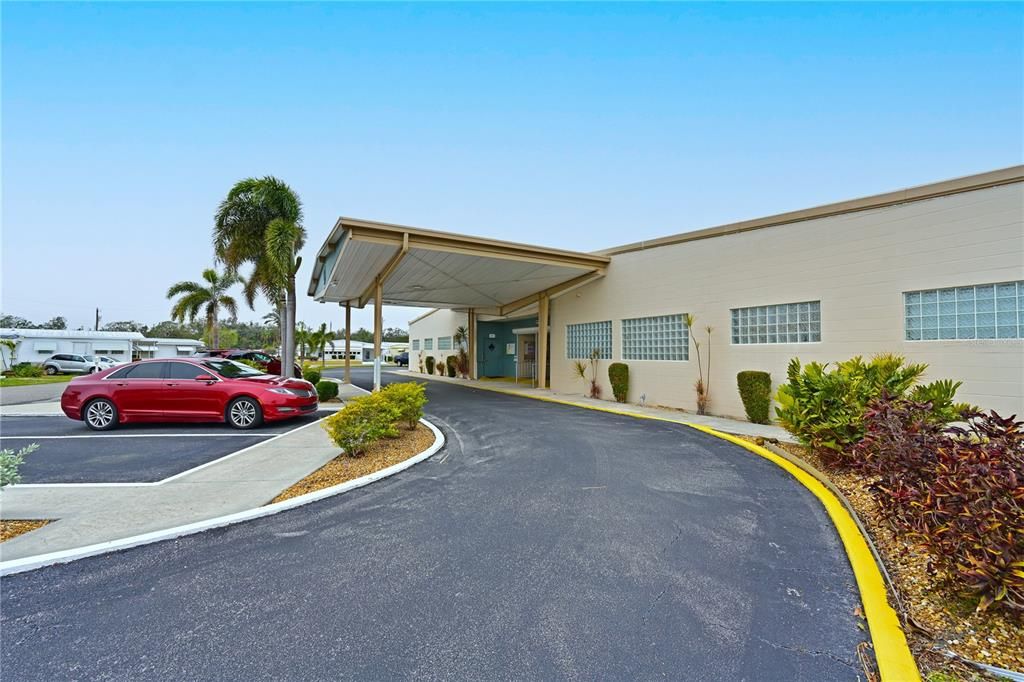 待售: $119,000 (2 贝兹, 1 浴室, 780 平方英尺)