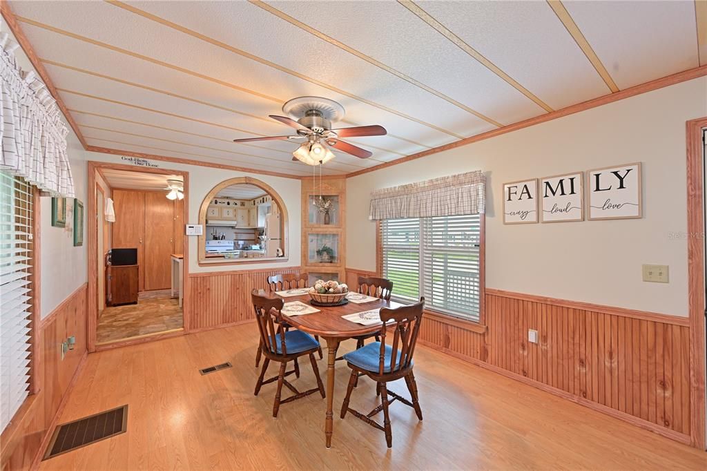 待售: $119,000 (2 贝兹, 1 浴室, 780 平方英尺)