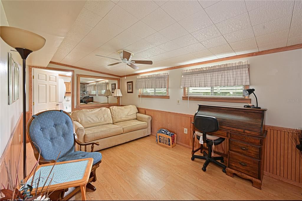 待售: $119,000 (2 贝兹, 1 浴室, 780 平方英尺)