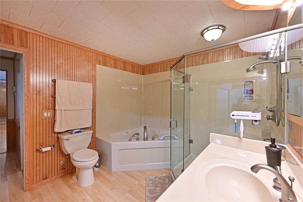 待售: $119,000 (2 贝兹, 1 浴室, 780 平方英尺)