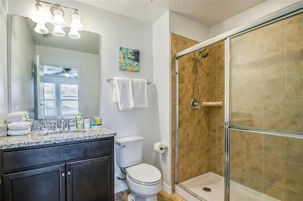 合同活跃: $495,000 (5 贝兹, 4 浴室, 2492 平方英尺)